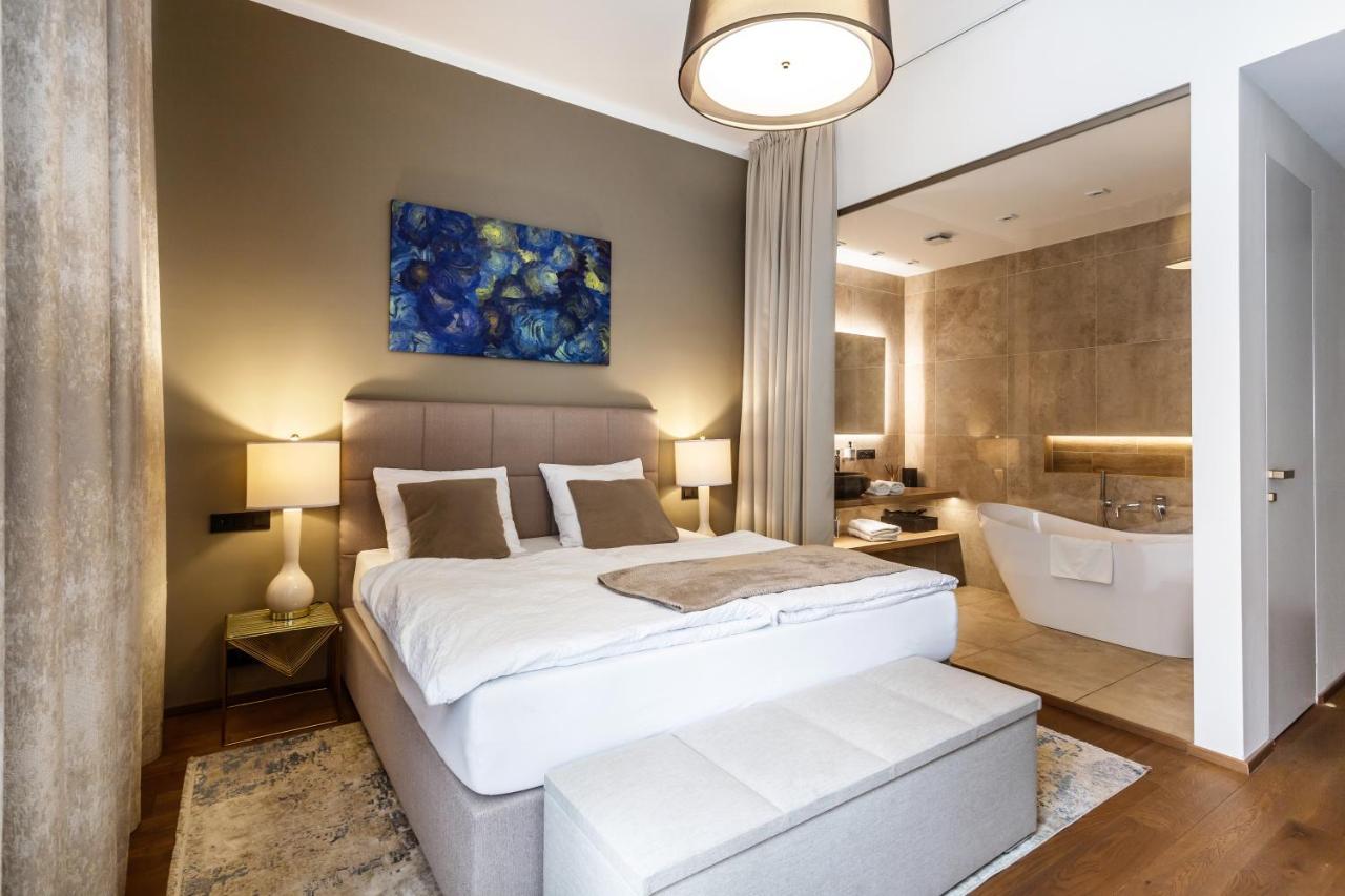 Luxury Riverside